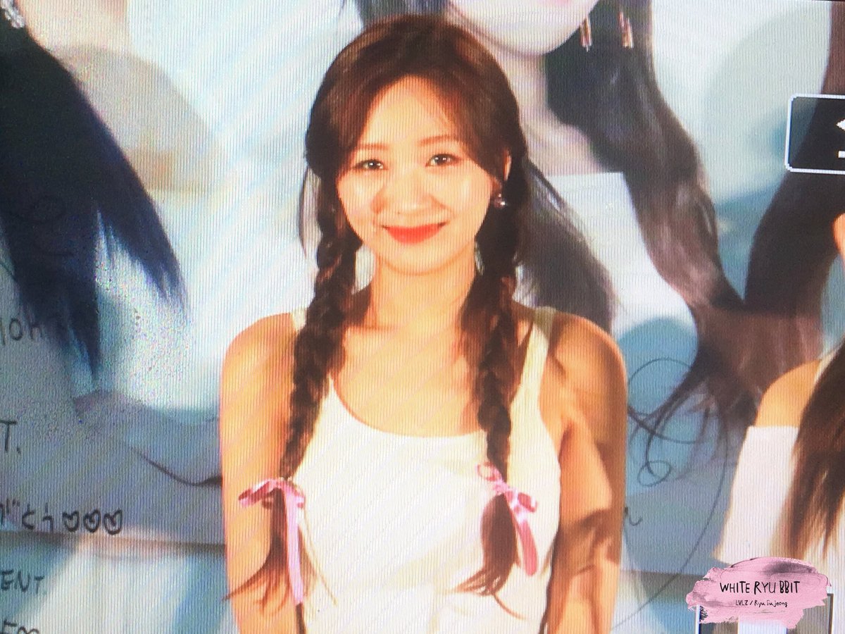 WHITE_RYU_BBIT's tweet photo. 180610  일본 프로모션 프리뷰
#러블리즈 #류수정
💓😂
@Official_LVLZ https://t.co/H48f6FNtnc