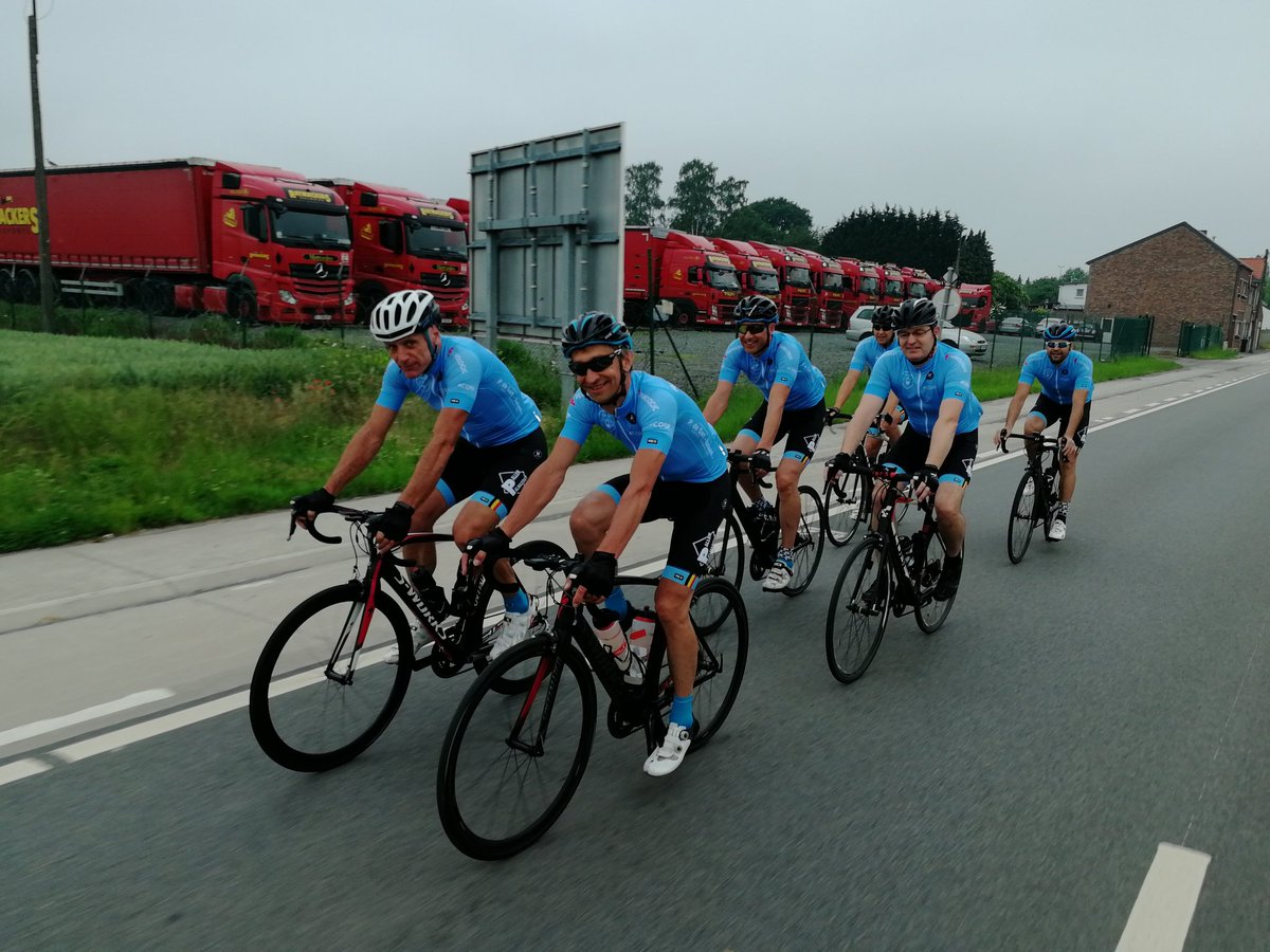 CQRF_RacingTeam's tweet photo. On the road to Spa w/our new jerseys #CqrfRacingTeam https://t.co/XomE13g4VT