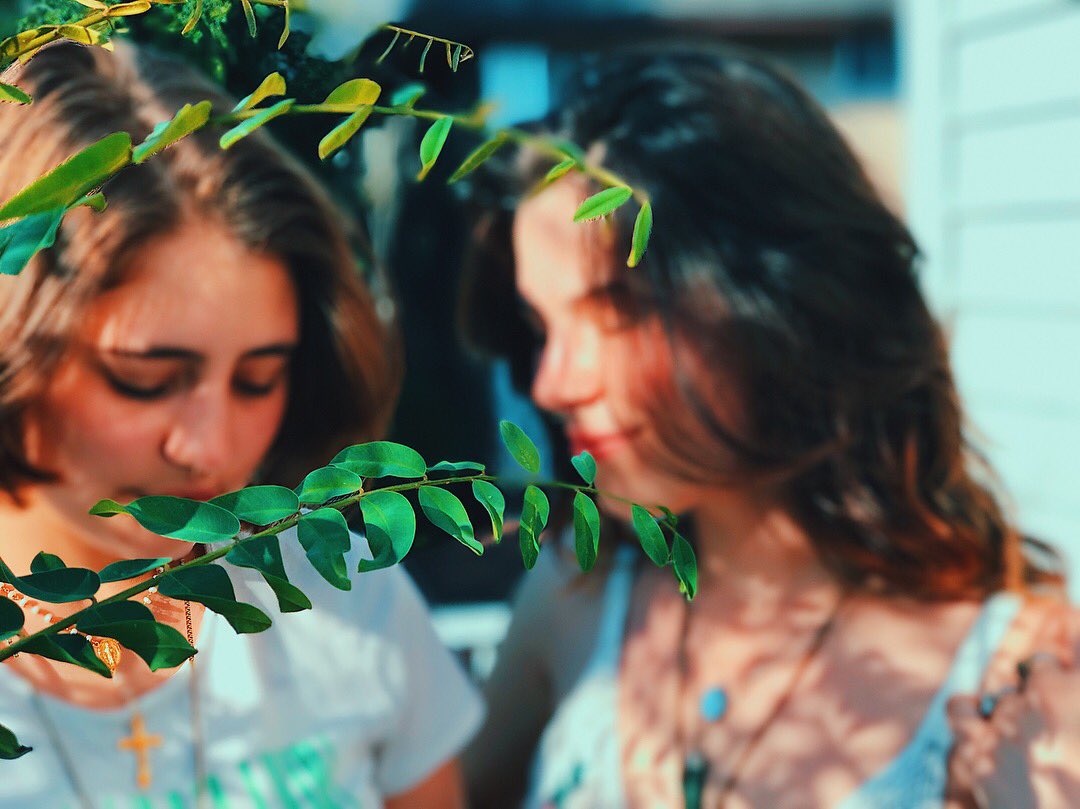 LiaJohnsonNews's tweet photo. 📷 Instagram • urthgirl: Think we might have a surprise for y’all soon... stay tuned 💛🌿 https://t.co/qXKV5MRE7f