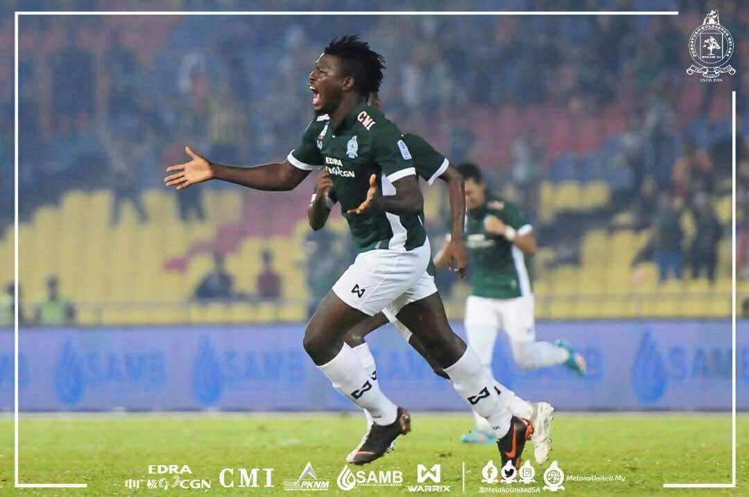 sama_on_point's tweet photo. • 05/06/2018
Kuala Lumpur 3 - Melaka United 4
Omosuyi Ifedayo - 2 goals.
• 09/06/2018
Melaka United 2 - Kuala Lumpur 4
Omosuyi Ifedayo - 2 goals.
#OD10 #MelakaUtd #FUTAfc
Akure to the Asia! 🔥
FUTA to the World! 🔥
🇳🇬🇳🇬🇳🇬 https://t.co/L3AwRhjU5M