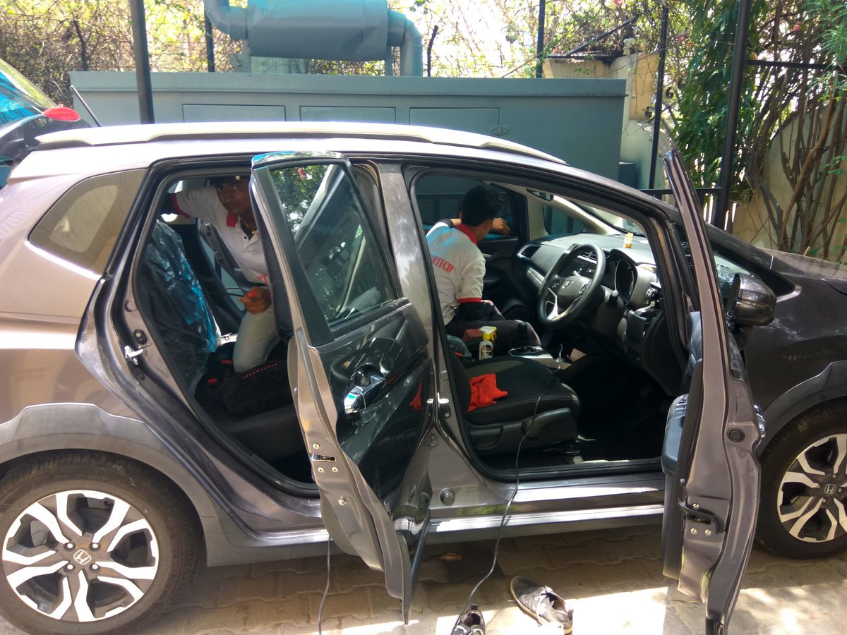 VCartech's tweet image. Doorstep dry cleaning of Honda HR-V