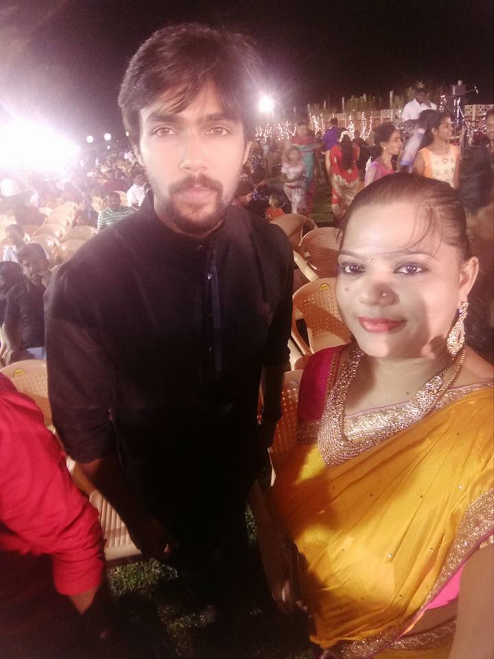 Exclusive4Arav's tweet photo. Handsome Arav with fans at an event yesterday 😍😍 https://t.co/apItBqlt39