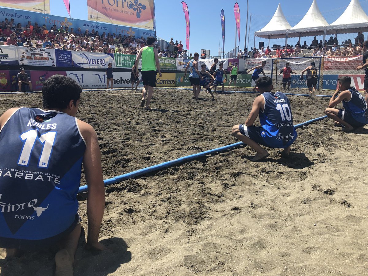 El Balonmano Playa Barbate Juvenil CAMPEÓN de la IV Copa de España y la tercera consecutiva para los nuestros. Narci J. Corrales MVP. 

¡GRANDES!
