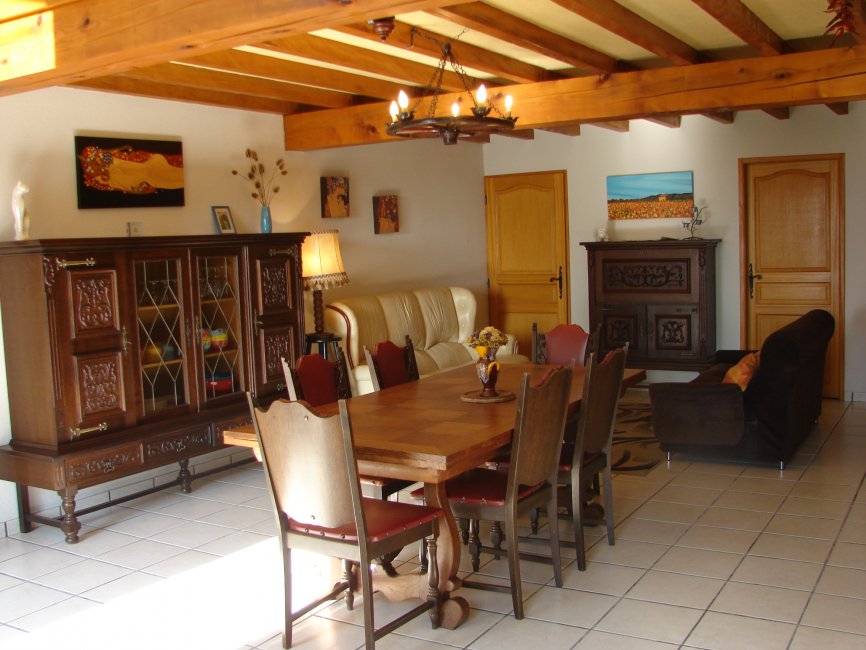 theholidaylet's tweet photo. This charming 3 bedroom gite in the French Pyrenees is the ideal starting point to discover the beautiful landscapes and the many activities in this region. Prices vary according to occupancy. Sleeps up to 6 from €390 per week https://t.co/2AKJoObw1M https://t.co/ubQFML1oR0