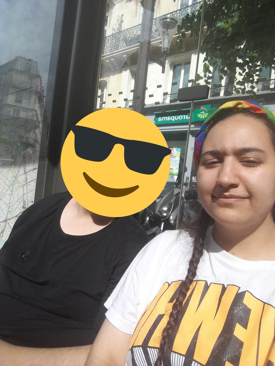 Zaecharie's tweet photo. Coucou ! #JuneIsForQueer https://t.co/rkmN6Nt4Aj