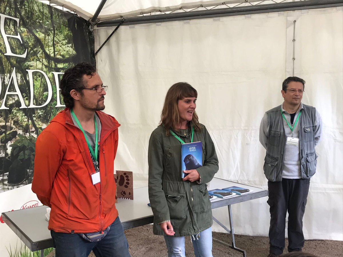 Todo un placer para #MADbird2018 haber tenido la presentación de Aves que dejan Huella, con la autora Luisa Abenza, Rafa Serra y Manolo Andrés-Moreno 😀🎤🐦