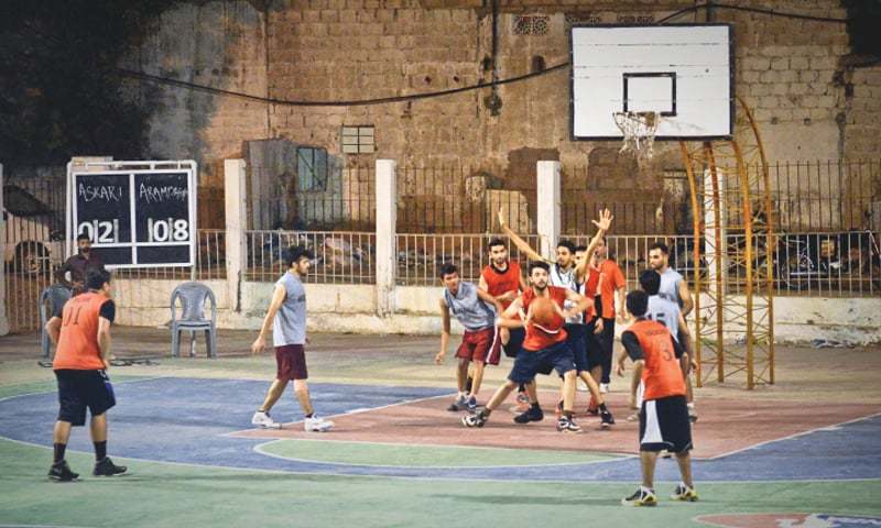 HasanShazia's tweet photo. Maybe not under the hot sun during the day but at night -- between Taraveeh and Sehri time -- the action begins at around 11pm and ends at around 2am. Read my story on Ramazan sports in @eosmagazine https://t.co/Sbb6rWvqJG #Ramazan #RamadanMadeEasy #sports #Pakistan https://t.co/jZ72eT4s1B