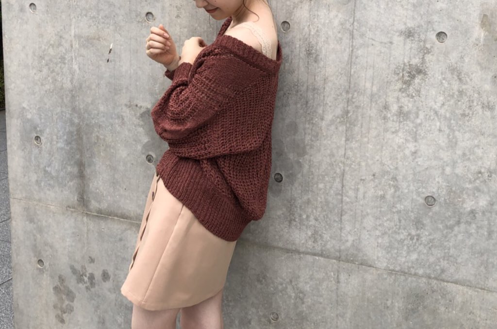 NICE_CLAUP's tweet photo. 【来週火曜日予約開始アイテム】
テープターンゆるカーデ
前回もかなりの人気があったテープヤーンを使用したザックリカーディガン🙆‍♀️
独特のゆったりシルエットはトップスを選ばず羽織れるのが嬉しい❣️
少しだけ深みのある色合いで秋までスタメン間違いなし👌🏻 https://t.co/FkWSz8RWbO