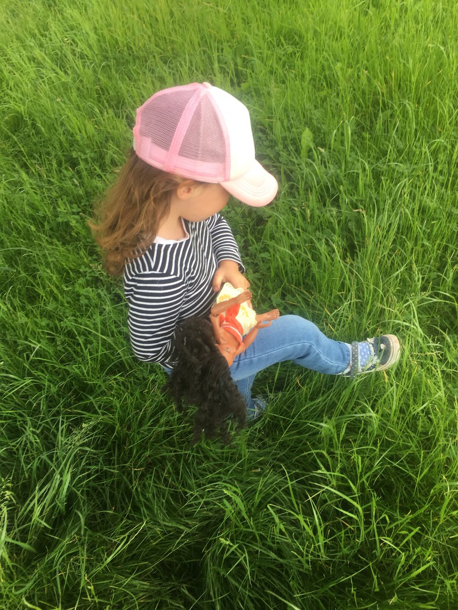dremds's tweet photo. Joined by Marnie &amp; Moana on today’s #selfcaresunday walk! Got here taking some snaps so she can bore peeps with photos too and a bit of troll hunting under the bridge #amwalking #everydayselfcare #dadsapp #girlsruleboysdrool https://t.co/tmMntbQiAV