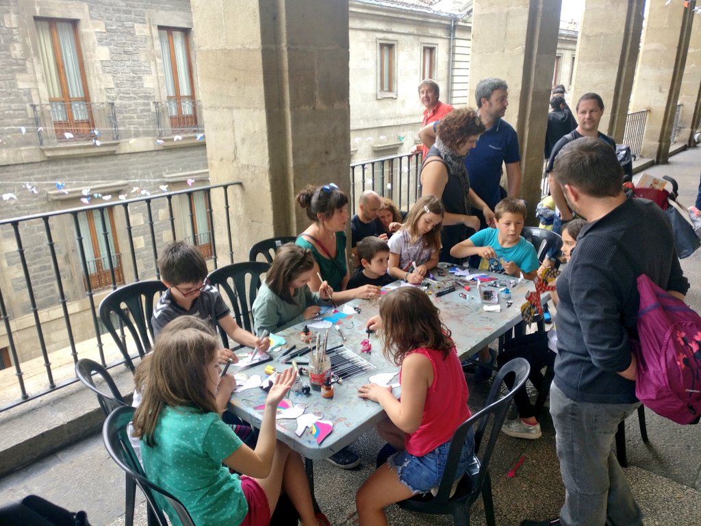 #Txoriak #ArteInstalazioa|k aurrera darrai! #Artea ets #ParteHartzea uztartuz #Gasteiz|ko #Kaldearte Jaiaidian
iralekue.com Oso pozik gaude. Eskerrik asko guztioi!!