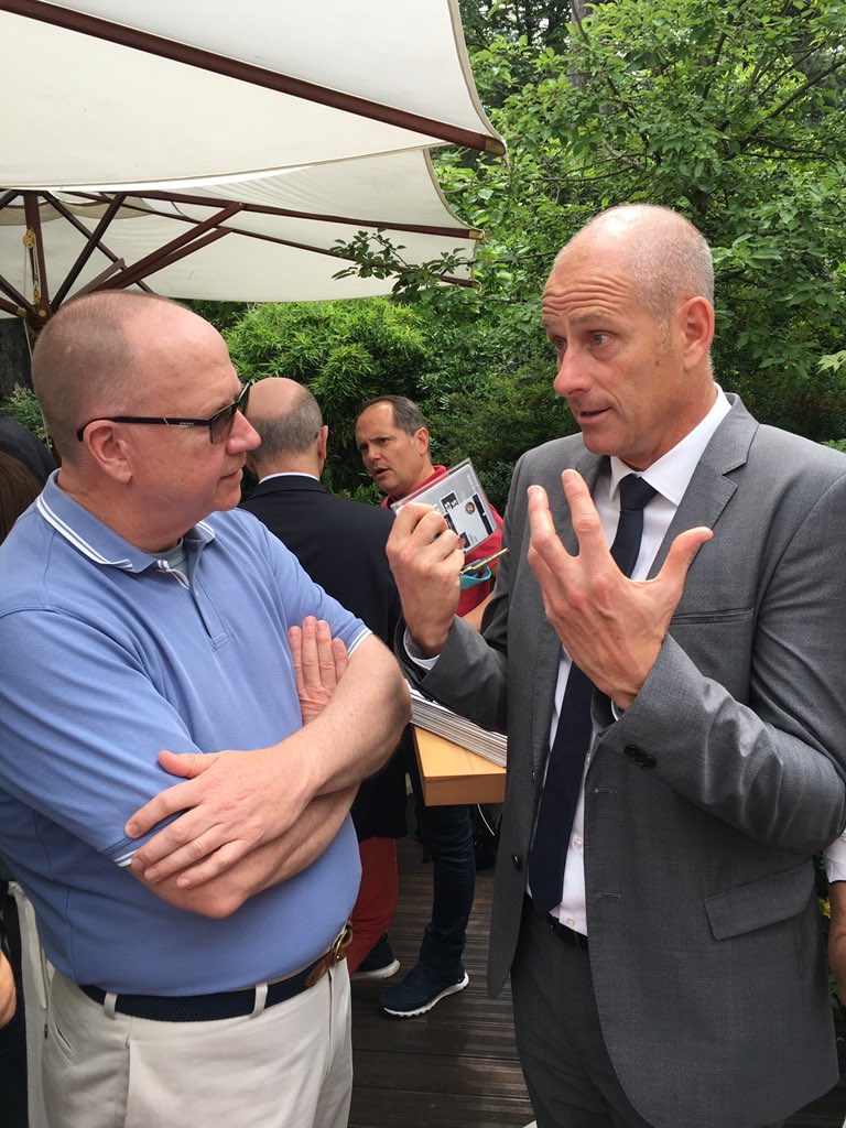 HECParisExecEd's tweet photo. 14eme et finale jour du @rolandgarros merci à Guy Forget d’être passé dans notre pavilion avec Dean Peter Todd et notre président Jean-Paul Vermes #HECRG18 🎾 https://t.co/4VStGPyWAg
