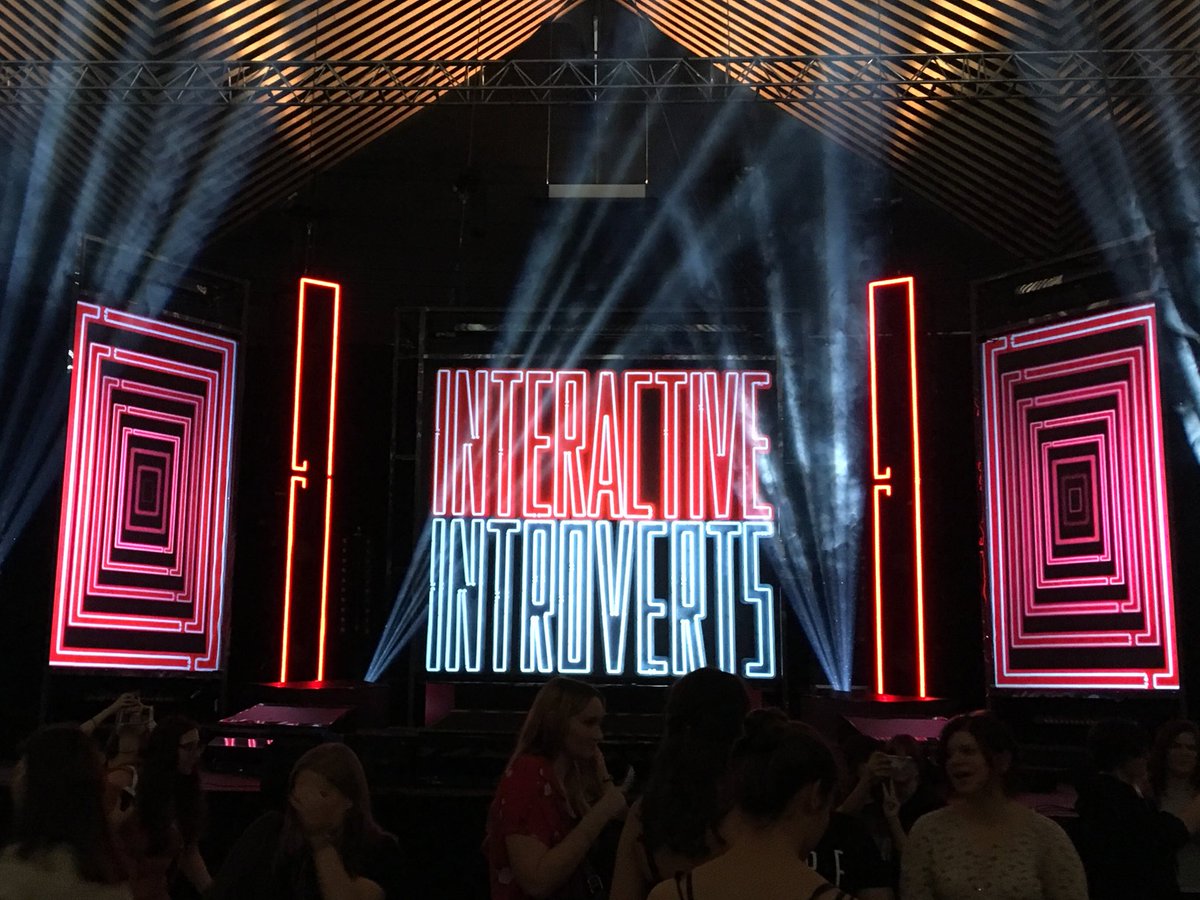 CARAMELOAKLEY's tweet photo. thank you for one of the most incredible evenings of my entire life 💖 It was absolutely amazing! @AmazingPhil @danielhowell #interactiveintrovertsberlin https://t.co/TjY7KT03E9