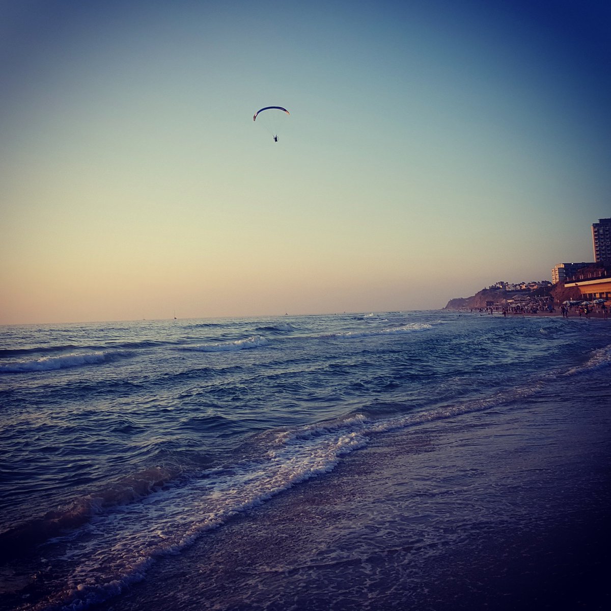 ClaudePapyr's tweet photo. Finishing the #weekend at #herzelia #Beach #Israel #seaview #photography https://t.co/zCTsIzcbkQ