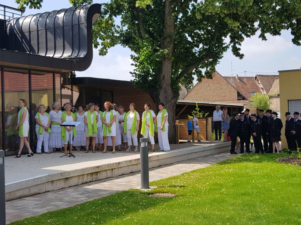 EPLibertes's tweet photo. Inaugurer une maison des associations est toujours aussi fort. Les #associations sont le ciment de notre #République et des valeurs telles que la #fraternité, la #solidarité et la #citoyenneté Aujourd’hui, à #Lipsheim https://t.co/0hqYilC7g8