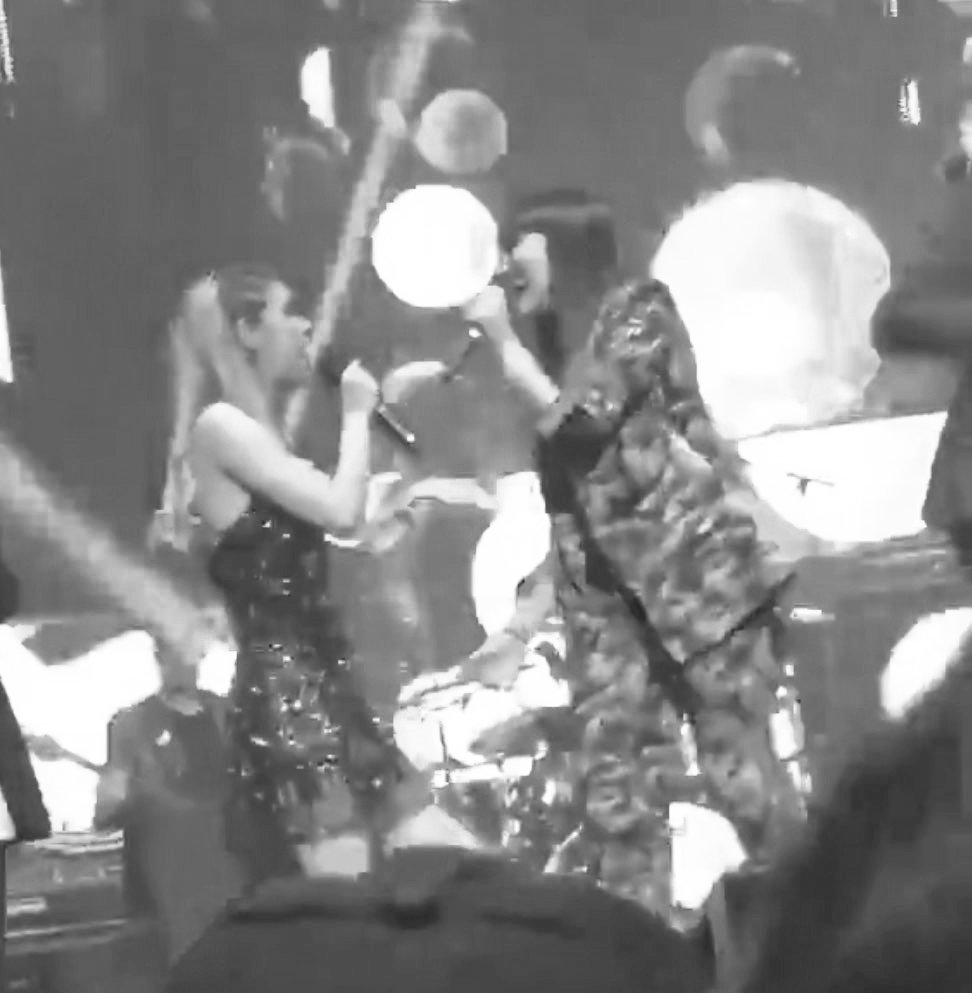 con poca calidad pero💜