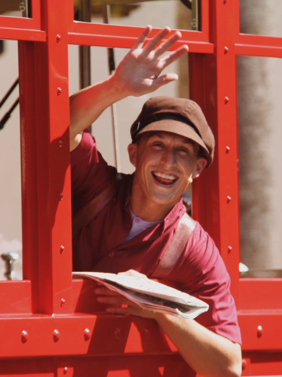 harryasdisney's tweet photo. Newsies pt. 2 https://t.co/6msFqYmg5i