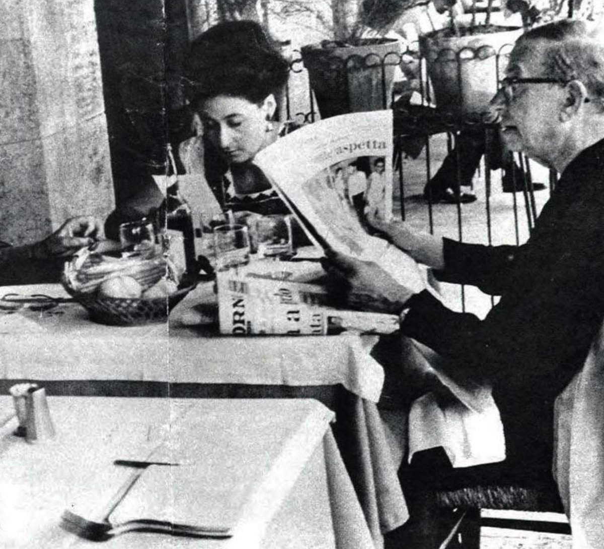 CasaLettori's tweet photo. Simone de Beauvoir non inseguiva l'immaginazione ma la preoccupazione filosofica su alcune verità 

Su @Robinson_Rep  commovente intervista alla figlia adottiva, Sylvie Le Bon

@angeloaquaro @ClotiVe @a_venuss @Sellitti_MR @mariapiaromano @mariadicuonzo1 https://t.co/YAj9iejkVN