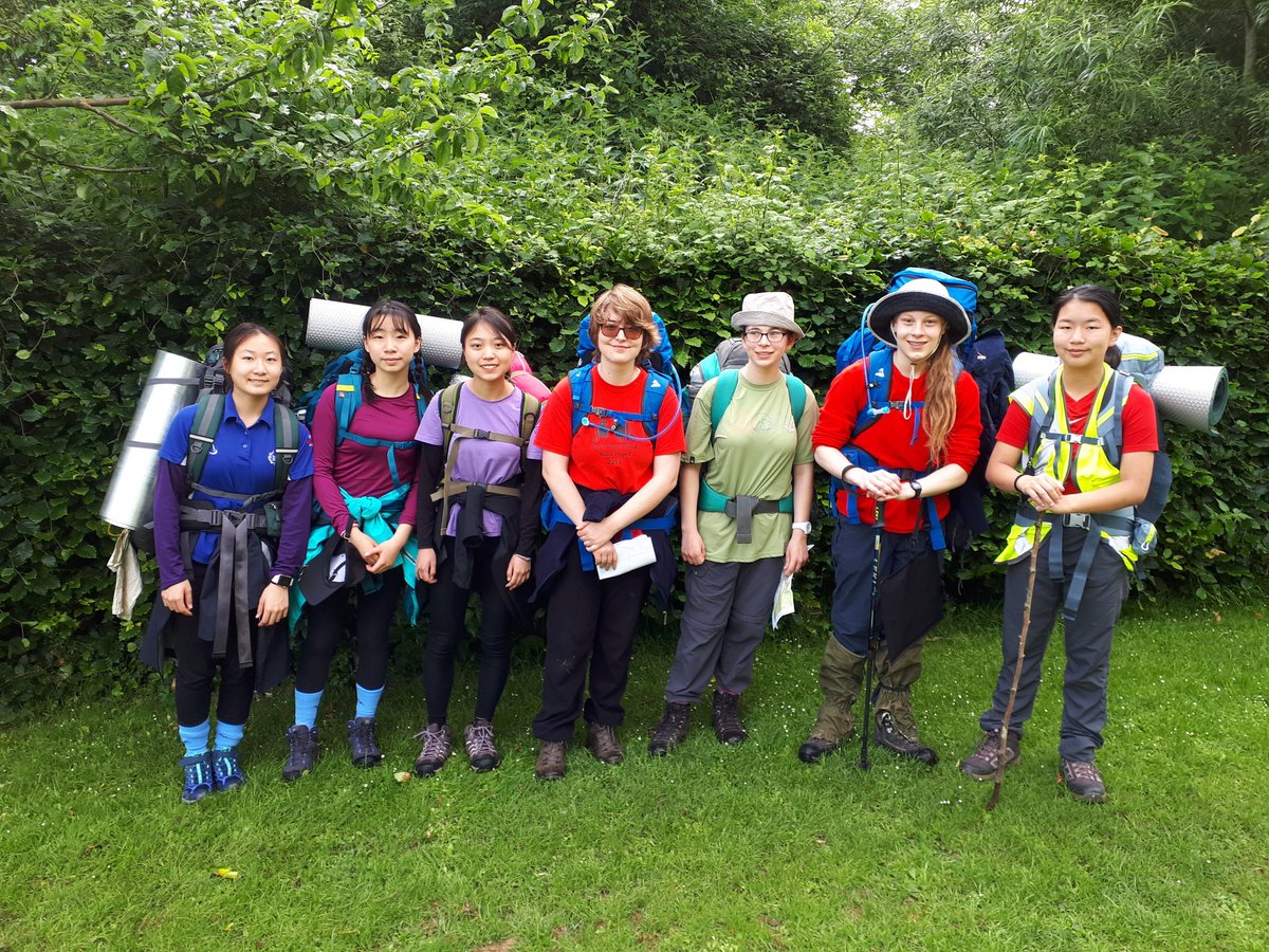 RHSBDofE's tweet photo. The 'blue' team definitely not feeling blue! #DayForAWalk #WalkForADay https://t.co/X0gJZXEGjb