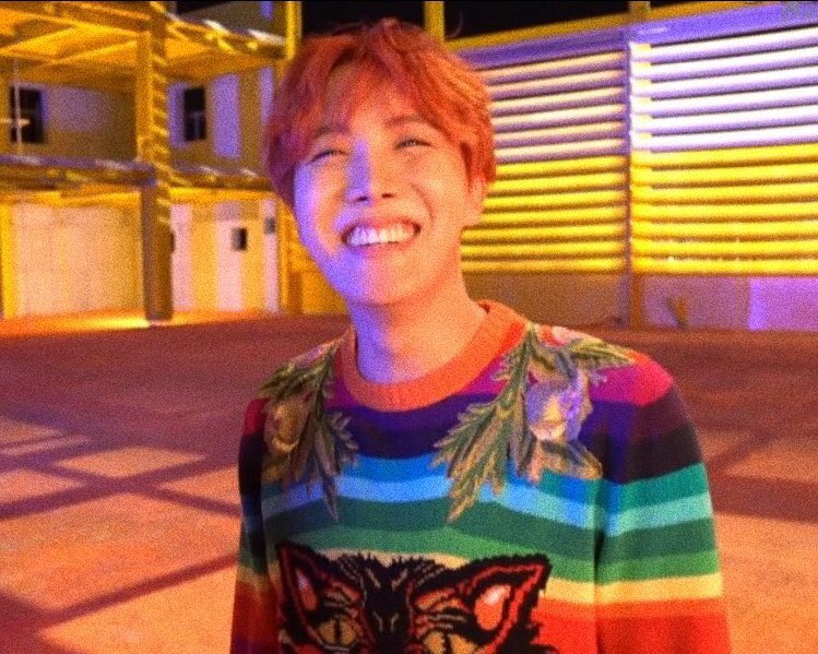 HoSeokPics11's tweet photo. oh
  💛   oh look 🌻🌼
🌻    🌈            🌞
   😄         🌼          🌻
      🌞here’s Hoseok💛
😄             🌻🌼     💛     🌻💛
🌻  💛dropping sunshine  🌞
  🌞     🌼and happiness
😄 all over the
  🌼        🌞place 💛     🌞💛     🌻 to make you smile 😄 https://t.co/GVp1xJDBis