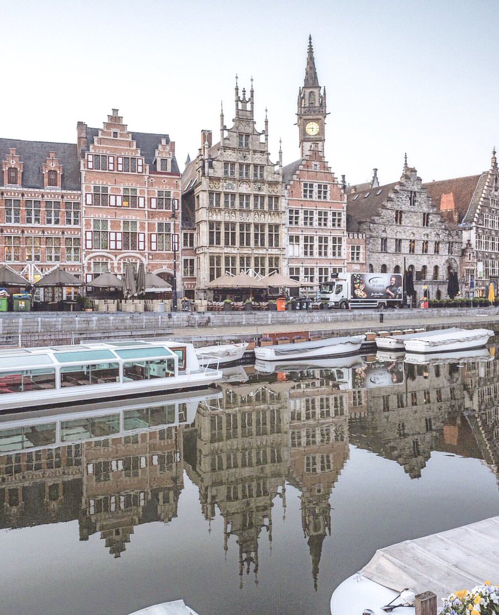 DiscoverGhent's tweet photo. Wonderful reflections in Gent in the early morning. 
___

©️📸 @pierrebrauer https://t.co/GikapcjVOv