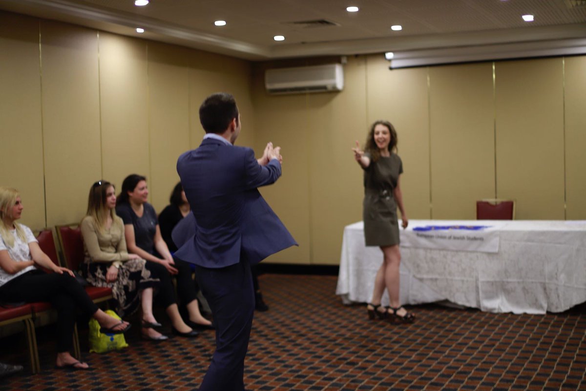 EUJS's tweet photo. Who's in the room? We're getting to know our awesome delegates from all over Europe before the @AJCGlobal #GloFo kickoff! #GloForce #PresidentsUnite #EUJSgoesGloFo https://t.co/ThnPDgJTdn