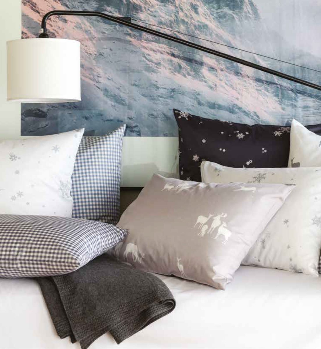 tiendasensuenos's tweet photo. Ya está en Ensueños la nueva colección de @christianfischbacher ¡Pásate a verla!
▶ https://t.co/7mbZxRv9Qf
#Ensueños #Ropadecama #Descansodecalidad #Descanso #Christianfischbacher https://t.co/kTgkko7dCi