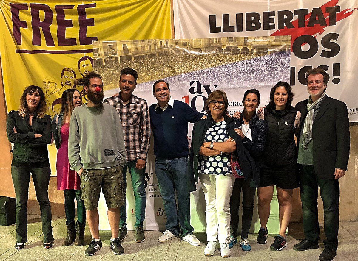 AdvocatsReus1O's tweet photo. Encara amb el regal de la seva música i les seves veus al cap. Aquest cop la pluja va saber esperar. Sou molt grans!! Gràcies @guillem_anguera @fitoluri @meritxellgene @OlgaPes #XavierPié #SonoDos #IrieBoss #ANCMontroig
Gràcies #Montroig!! #ConcertGroc #Seguim https://t.co/6axKEm5xJe