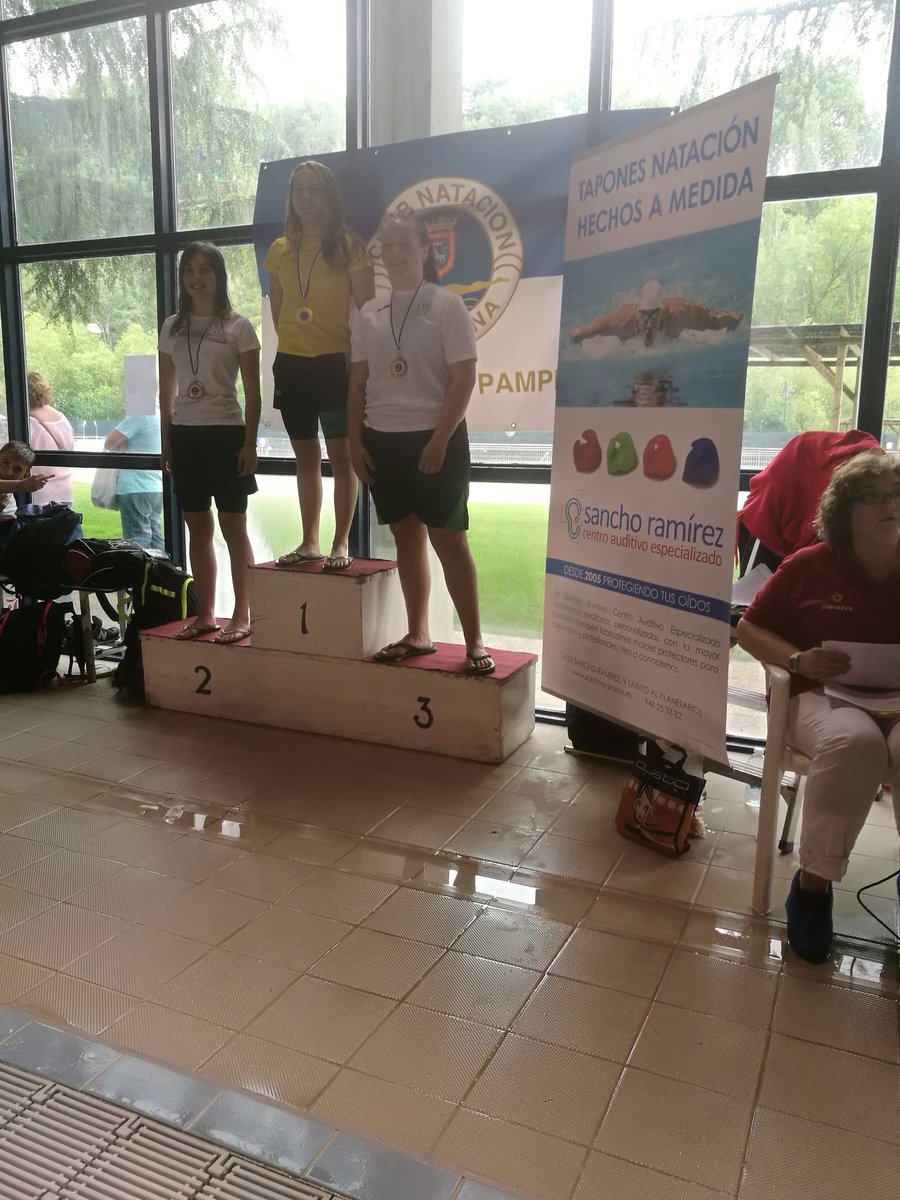 Ayer se celebró el Trofeo Club Natación Pamplona en el cual participamos. Destacar las clasificaciones para la final en la braza de Mario y el tercer puesto de Bidane en la mariposa (50 + 100 clasificación y 200 en la final). Enhorabuena campeones!!!!!