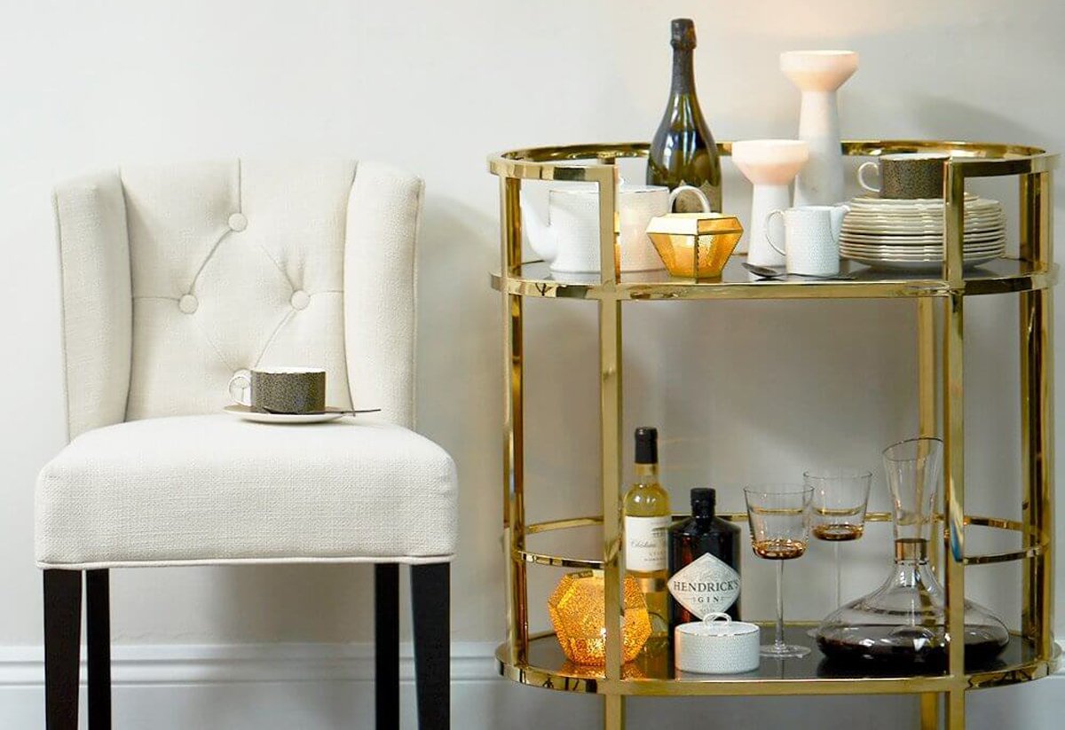 Got a wedding but stuck for a gift? 👰🎩 Give the happy couple something uniquely personal with our luxurious alternative gift picks 👉 bit.ly/2Jnfj18 included: <a href="/Atlas_and_i/">Atlas & I</a> <a href="/SailoBoats/">Sailo</a> <a href="/thomasgoodeuk/">Thomas Goode</a> <a href="/Eichholtz_bv/">Eichholtz Interiors</a> <a href="/MadeInDesignUK/">Made In Design UK</a> #weddinggifts #giftinspiration