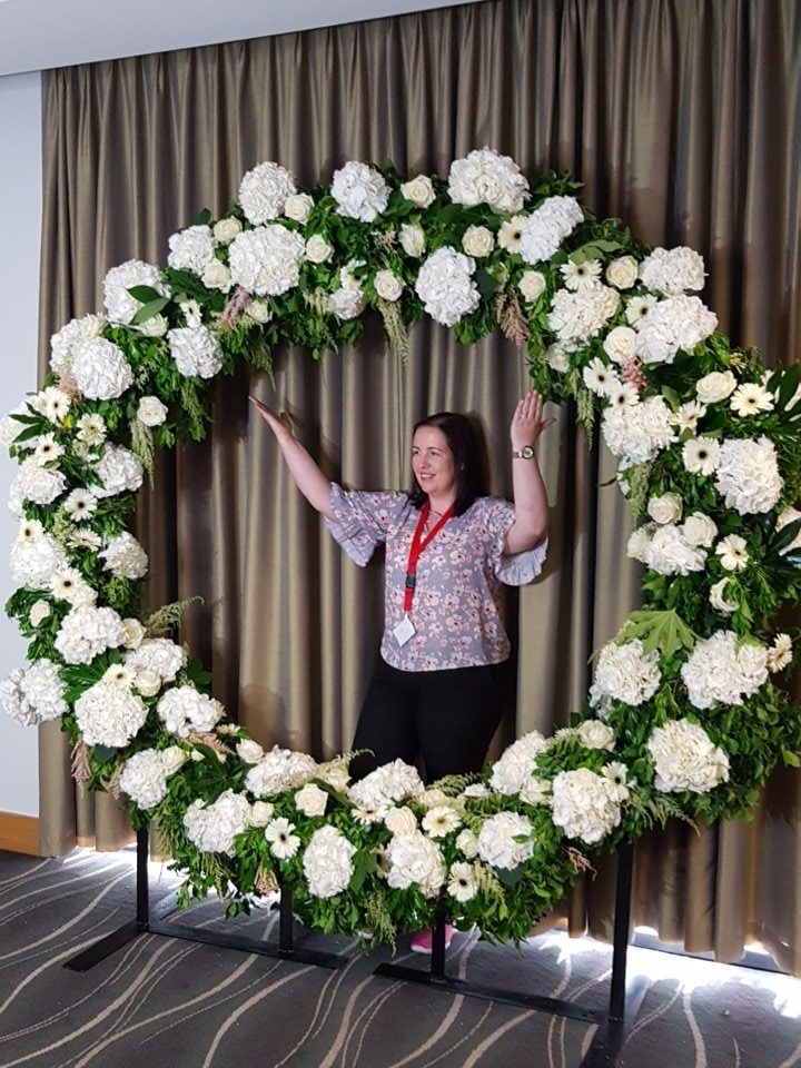 FlowerCourses's tweet photo. #moongate #kaysflowerschool https://t.co/Z7a1MVCwm7