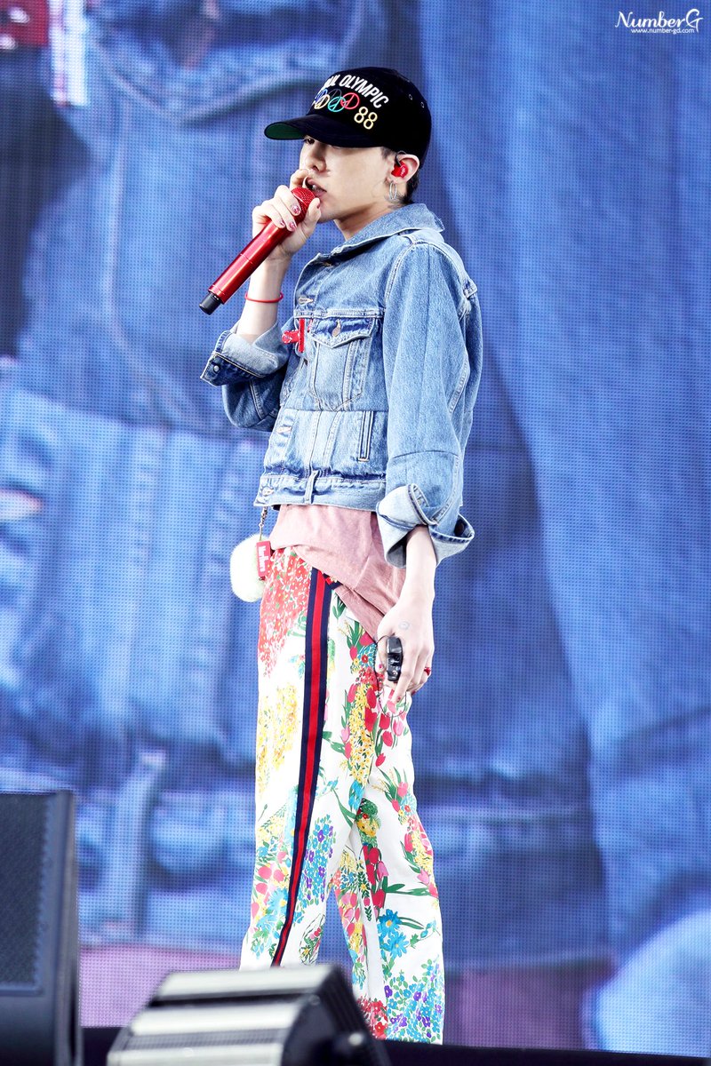 Number_GGG's tweet photo. #권지용 #GDRAGON 

170610  ACT III, M.O.T.T.E 
in SEOUL
#NumberG

일년전 오늘!!! 💖✨✨ https://t.co/HVihZ7kNU4
