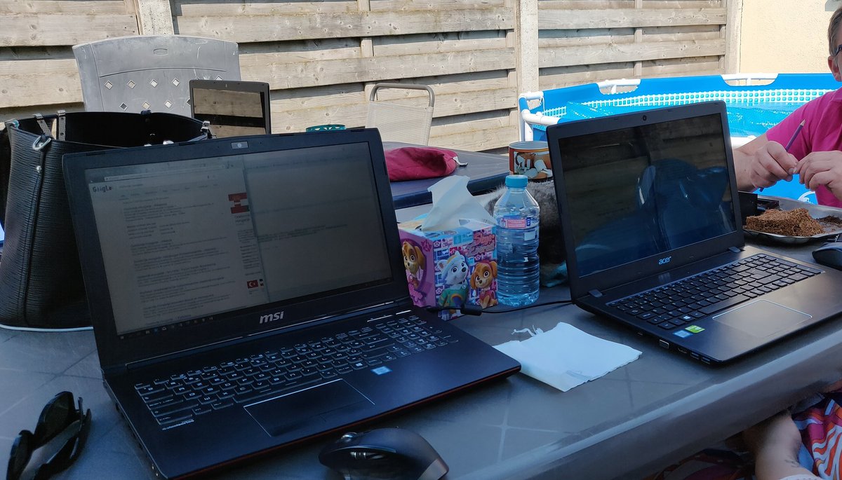 NathanLaurijsse's tweet photo. Omdat het goei weer is in de Kempen! 😋 ☀ 🌈
#Marathonradio #fokdeblok #twitterbom @PeuterLotte https://t.co/YzZvQFhT8V