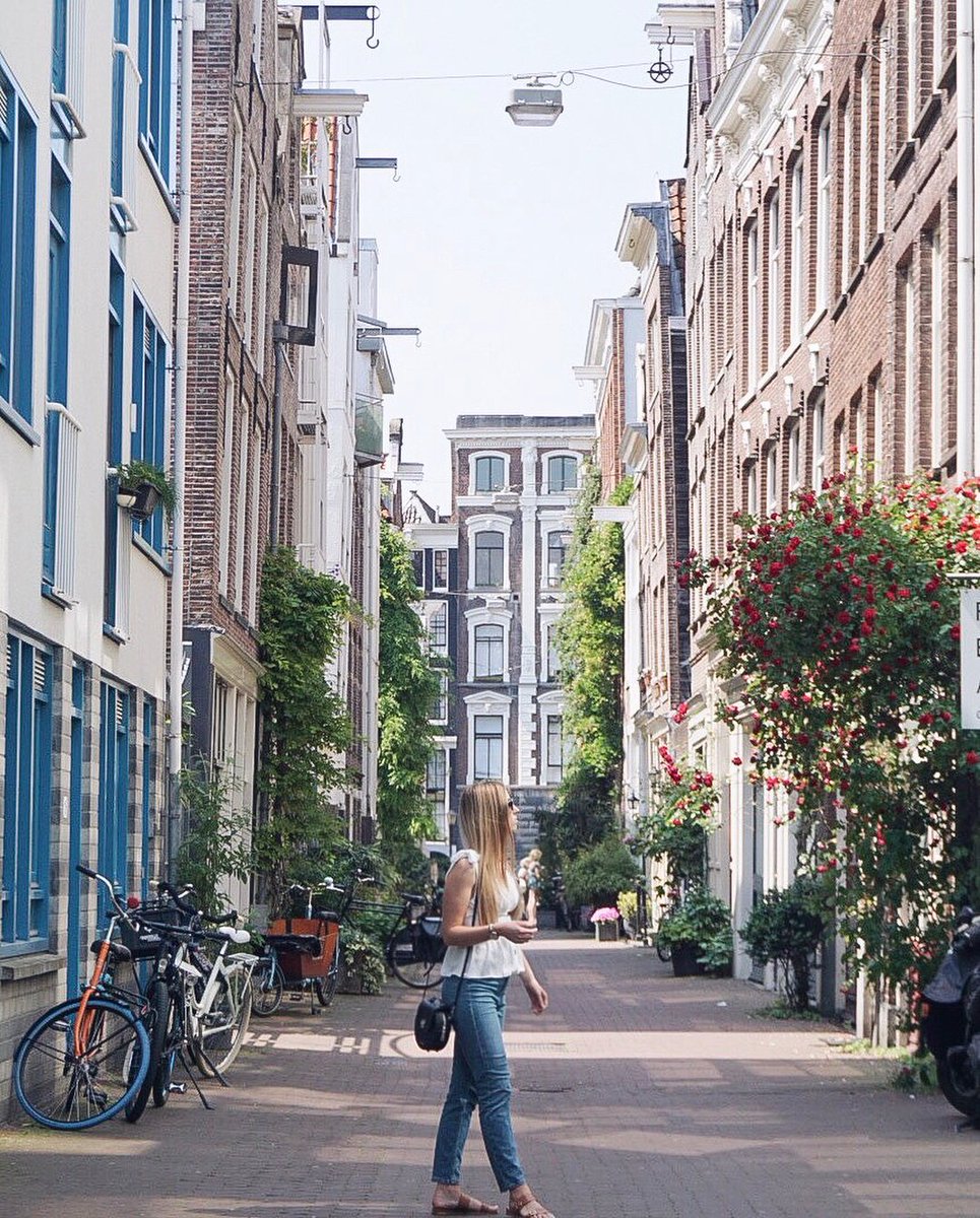 TheRealEffect's tweet photo. Touring One Europe's Most Loved Cities! 😍❤️
📸 @alla_zakheos @Instagram
#RealEffect #SilverJewellery #Jewellery #Fashion #Shopping #Jewelery #JewelleryDesign #JewelleryLovers #JewelleryTrends #JewelleryDesigner #Style #London #LondonBlogger #Blogger #Woman #Engagement #Wedding https://t.co/JGB5RECeJc