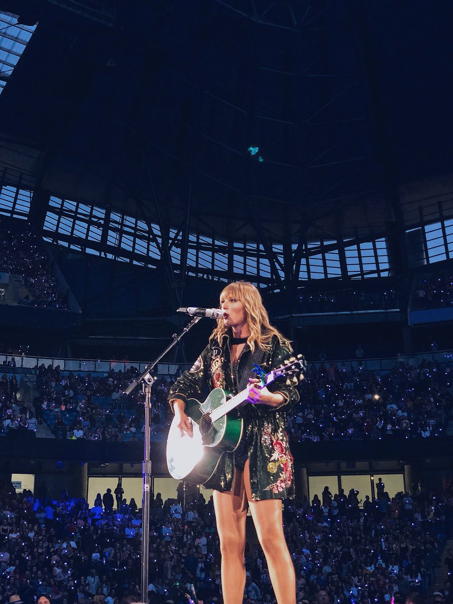 MatteoCarloni1's tweet photo. Something spectacular happens last night 

#repuationStadiumTour #repTourManchester #TaylorSwift #Manchester #UK
@taylorswift13 https://t.co/3uXXUsl3pg