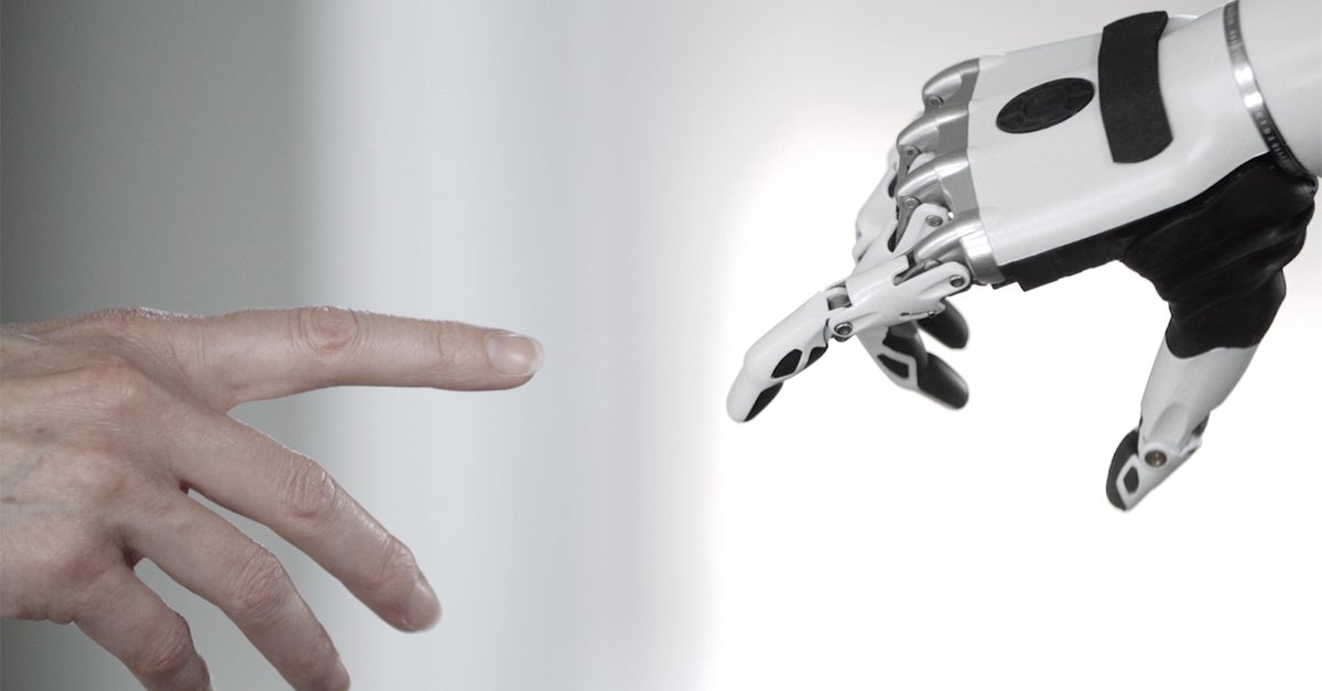 boeckler_de's tweet photo. Wie #Computer die Wirtschaft verändern - darum geht’s ab morgen bei der #CEBIT18. Doch #Arbeit der #Zukunft, das ist weit mehr als #Digitalisierung. Ergebnisse unserer Kommission @Arbeit_Zukunft: https://t.co/UynWfFaEtR #CeBIT https://t.co/Aiz79mw6wT