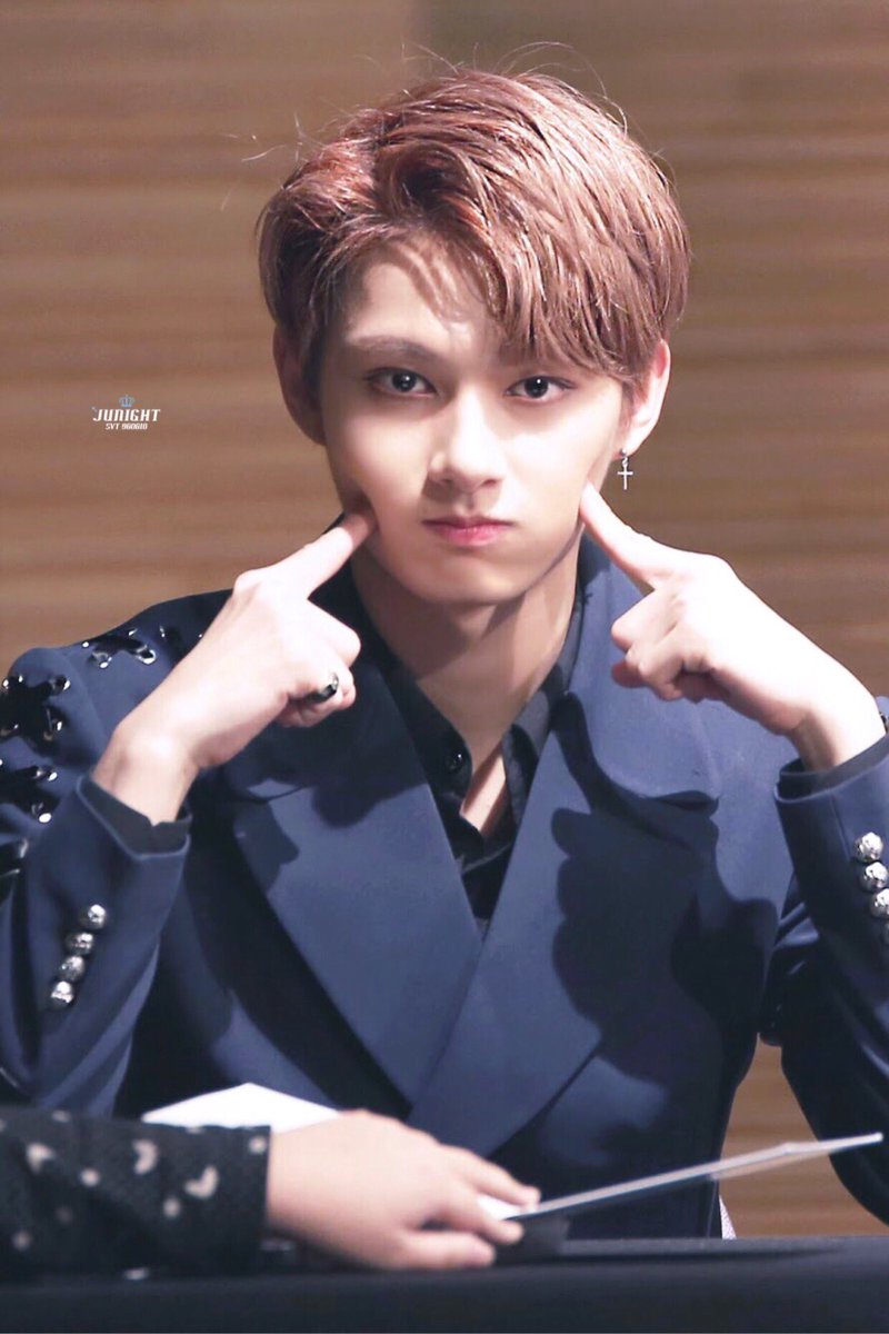 준아 생일 축하해🎉🎉🎉
멋있고 귀여운 준이 너무좋아🐯💓

 #Happy_JUN_Day #HAPPYJUNDAY #달처럼_빛나는_준휘야_생일축하해 
#文俊辉 #문준휘 #준 #JUN #세븐틴 #SEVENTEEN
<a href="/pledis_17/">세븐틴(SEVENTEEN)</a>