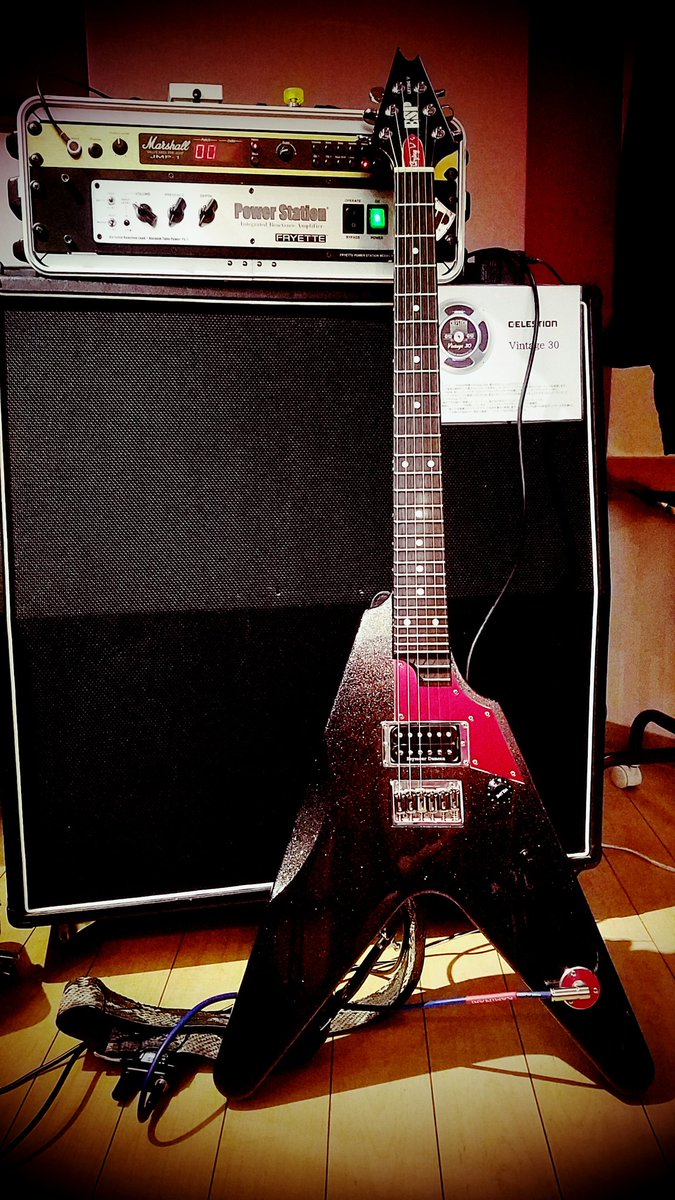ALD_MAR5150PRS's tweet photo. 昨日は #ESP #TECHNICALHOUSE からの夜はアルコピバン『AltimateNOISE』のリハでした。
初ライブの内容の細かい取り決めやら決めごとやら…だいぶライブモードに突入しつつあります(笑)
#CRYING-V & #Marshall #JMP-1 の組み合わせはカンカンゴンゴン鳴りまくってました♪
チケットDMも待ってます♪ https://t.co/N1ORBELihO