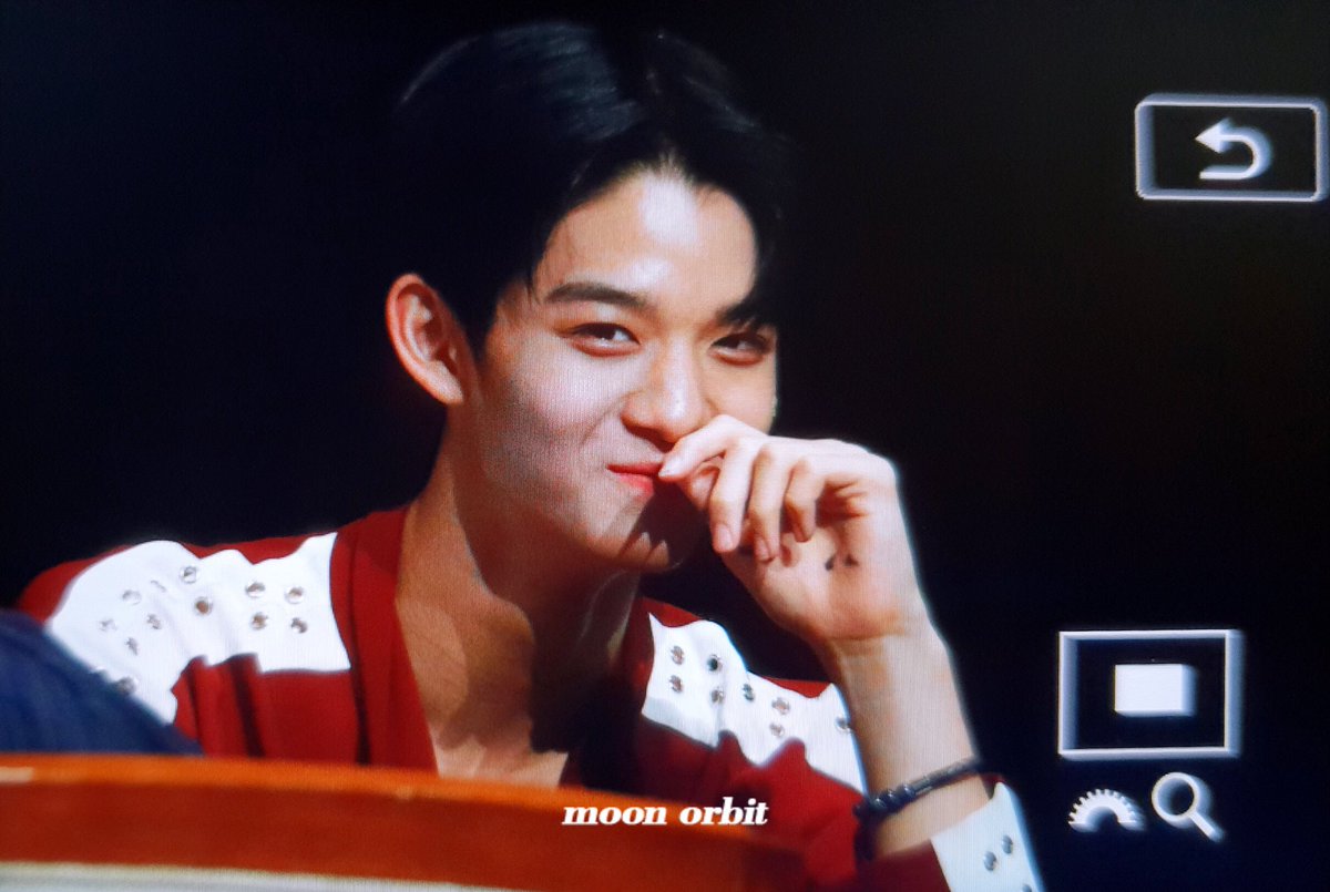 orbit__510's tweet photo. 180610 상암 #배진영
진영아 너무 보고 싶었지... 💘 https://t.co/VHfkZUdgQY