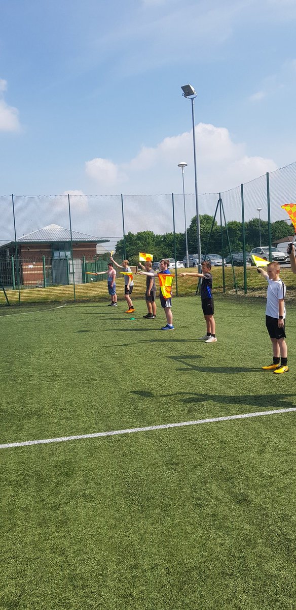 MissKDavey's tweet photo. Brilliant morning in the sunshine @LancashireFA #Referee #Tutor #Sunshine #AssistantReferees https://t.co/62gtEuQ79p