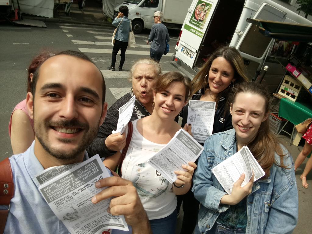 GBoissonnat's tweet photo. Les socialistes de la section @PS15_Convention sur le terrain pour combattre les reçus du gouvernement sur la loi #alimentation ! L'écologie c'est en actes ! https://t.co/ocpYQjeCzG