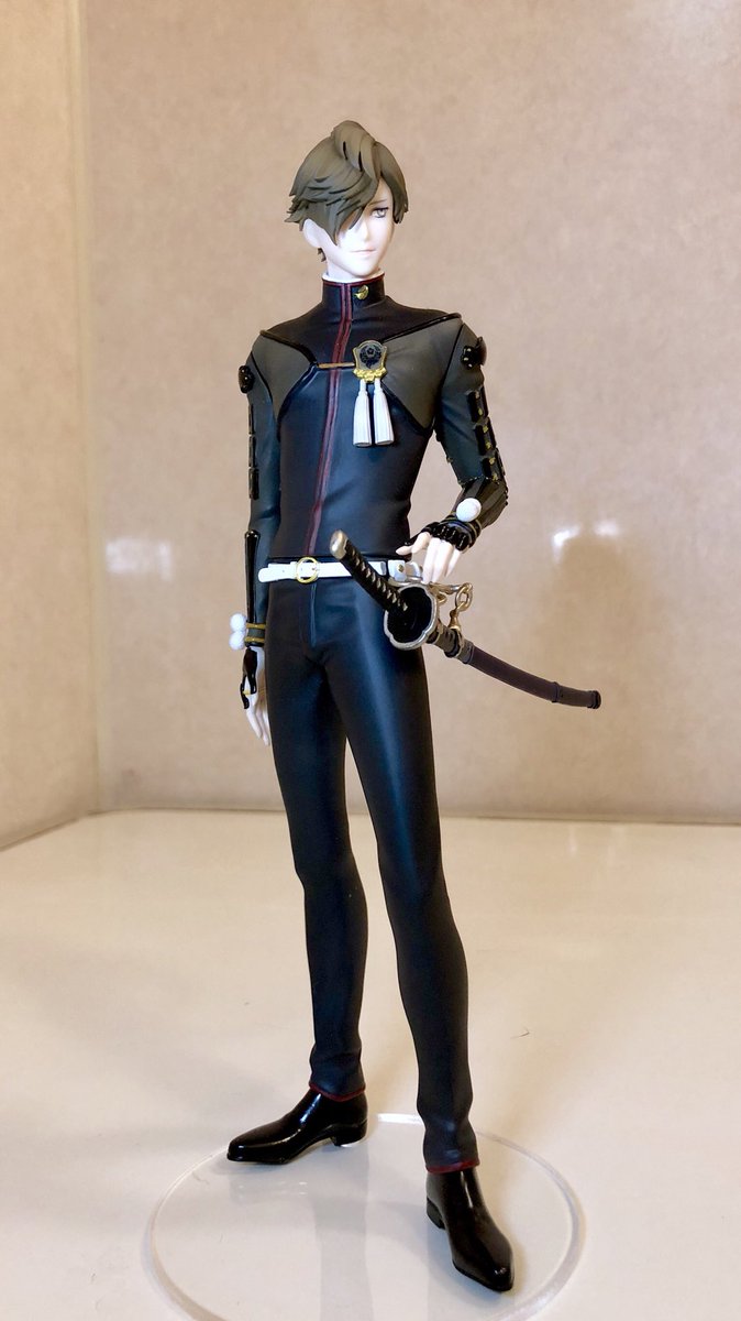 Uzivatel へらへら 新刊通販中 Na Twitteru 冬緑さまの鶯丸フィギュアもようやっと撮影と展示ができた シンプルな衣装ならではのボディラインの美しさと繊細な造形にただただ息を呑むばかりである 神
