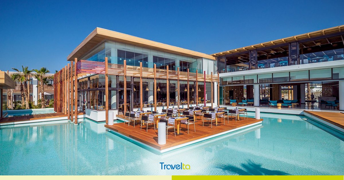Travelta's tweet photo. Onder de wuivende palmbomen ligt het prachtige lagune-zwembad omringt door heerlijke loungebedden. Met een verfrissende cocktail in je hand geniet je en zak je loom weg in de zachte kussens van je bed.☀🌴

NL ➜ https://t.co/F9bwcmjwlA
BE ➜ https://t.co/9UGmsTu4cw https://t.co/zqFPnXz0KF