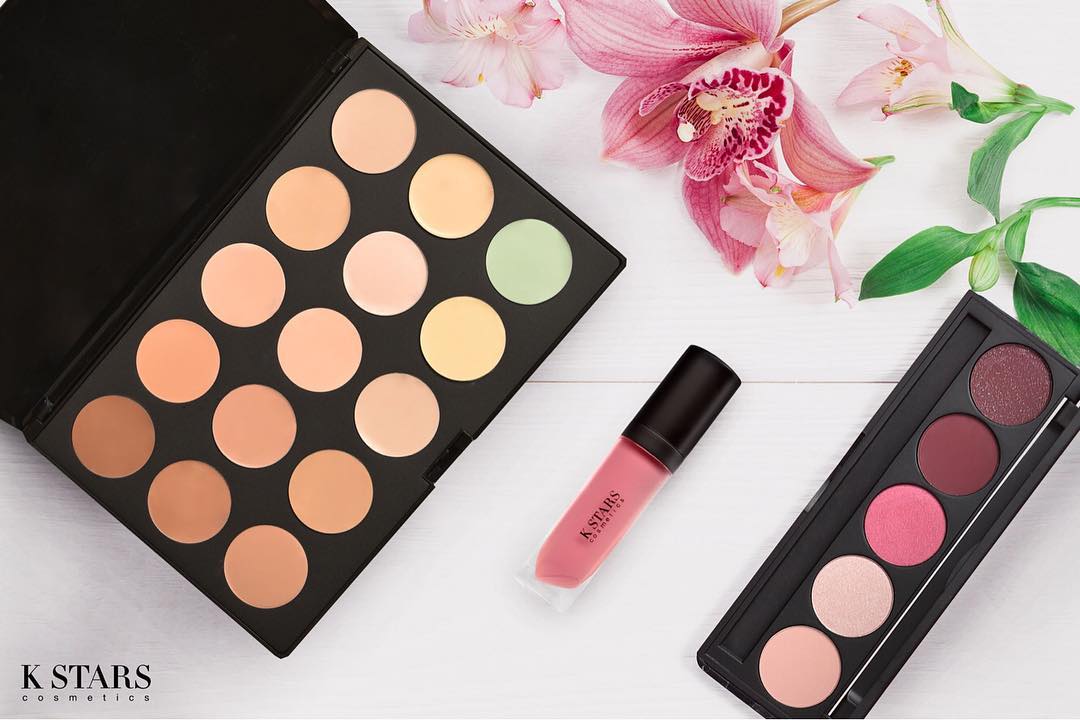 kstarskw's tweet photo. All time favorite: Rosy undertones 🌺🌸

The Cube Mall - Salmiya
#lipstick #lipstickmatte #concealer #eyeshadow #eyeshadowpallet #tutorialmakeup #thecubemall #KStarsCosmetics #professionalmakeup #makeupartist #dressyourface #makeupaddict #makeuplooks #makeuplover #makeupkuwait https://t.co/uUKGT37UTw