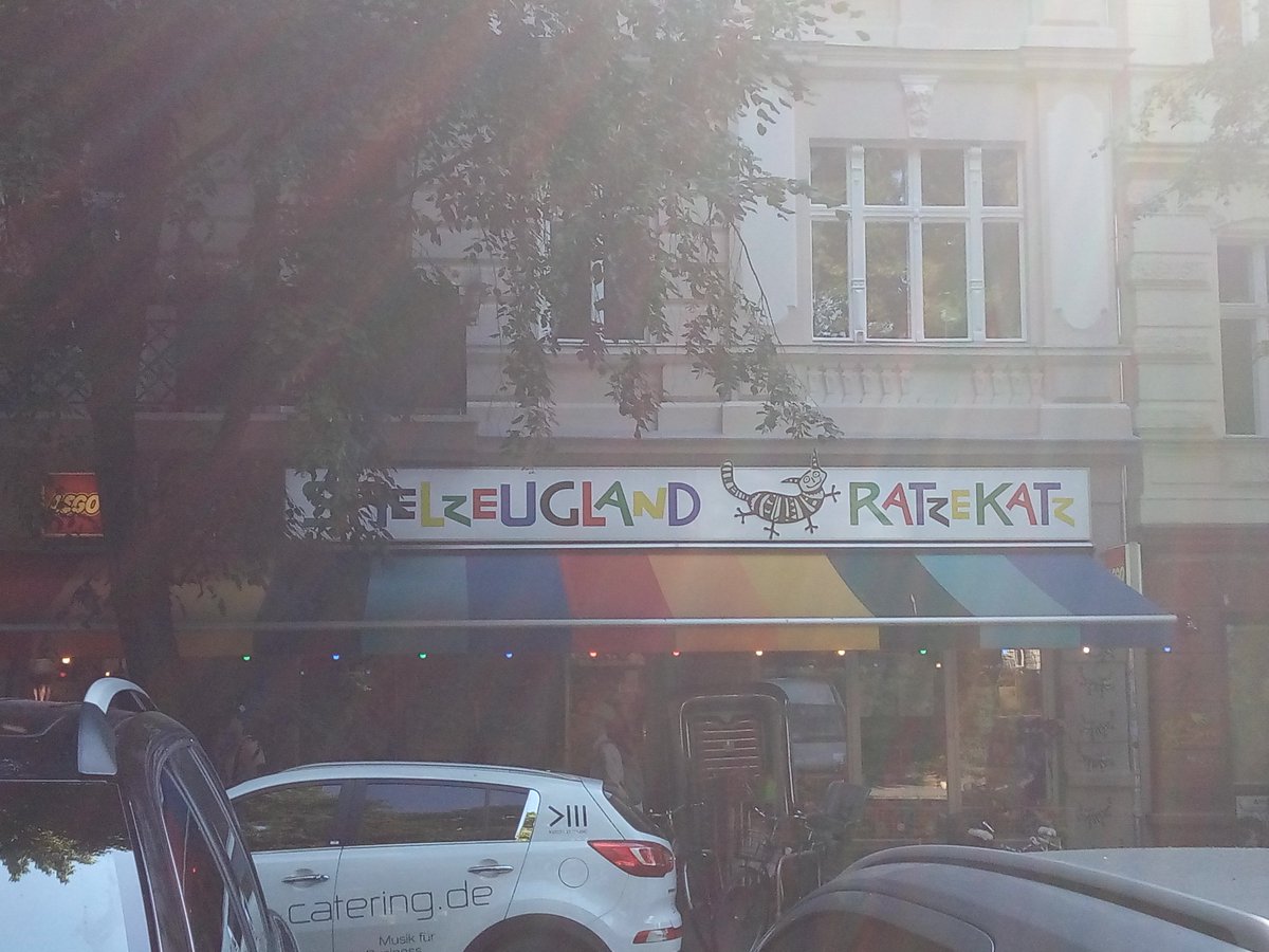 ChaosSahara's tweet photo. Toy stores are gay culture send tweet https://t.co/gr6xmLW62K