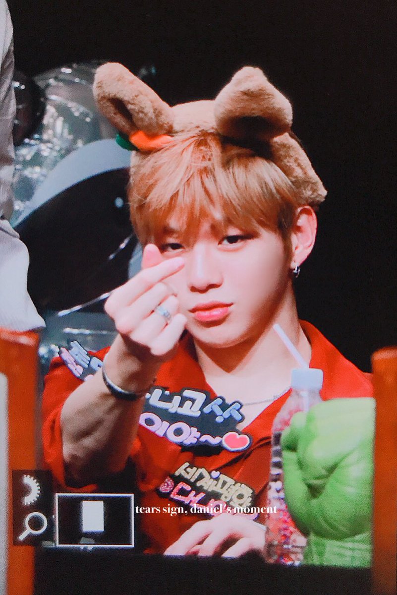tearssign's tweet photo. 180610 #강다니엘 #워너원 https://t.co/YKiSXI5RZc