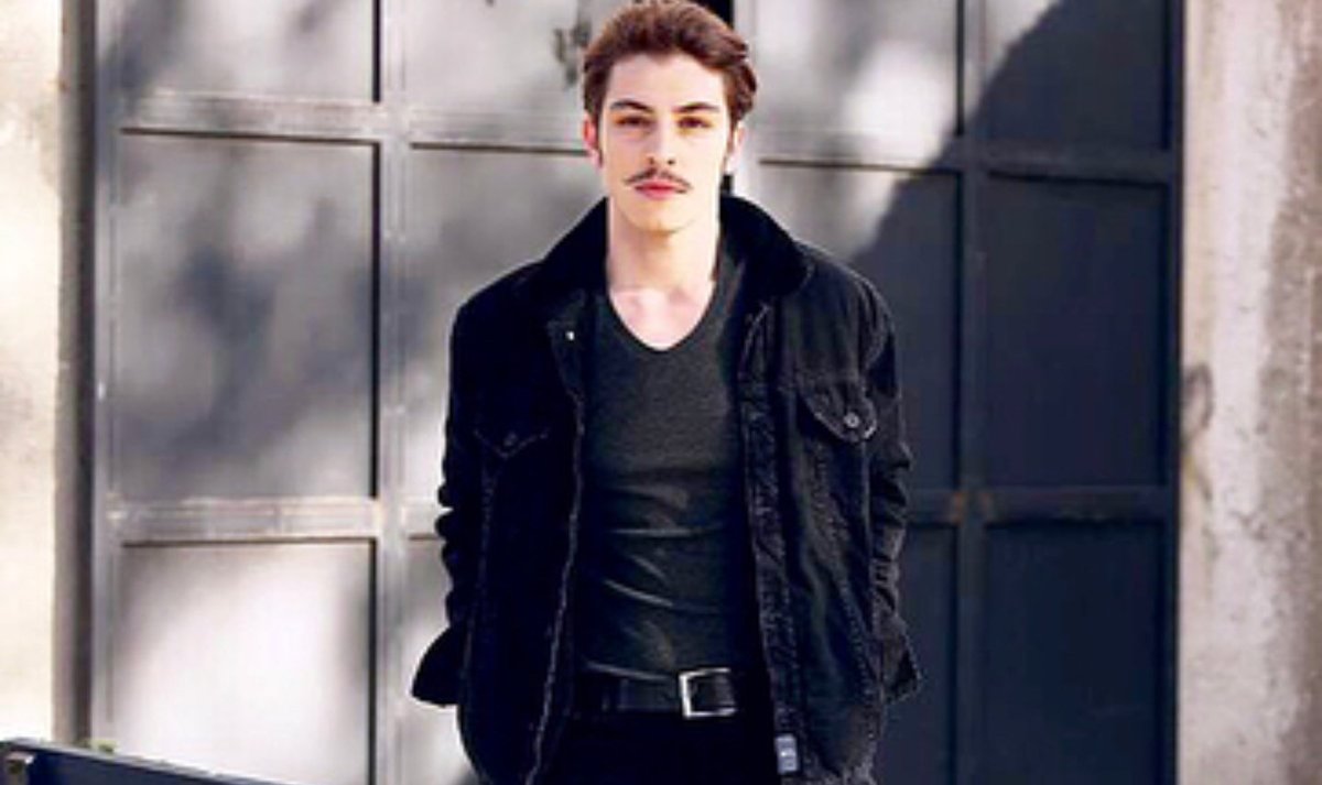 rengiball's tweet photo. I nominate #BoranKuzum for the Best International Male Star

I nominate #MirayDaner for the Best International Female Star 

#TVScoopAwards https://t.co/HdB5YwMKM4