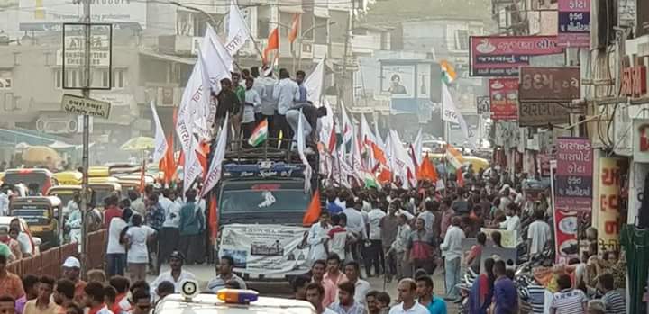 kalpeshsinh77's tweet image. ऐतिहासिक त्रिरंगायात्रा पुरा चरोतर देशभक्ति के रंग मे रंगा 
शहीदकथा श्री संतराम मंदिर नडीयाद शहीदो बोलावे छे