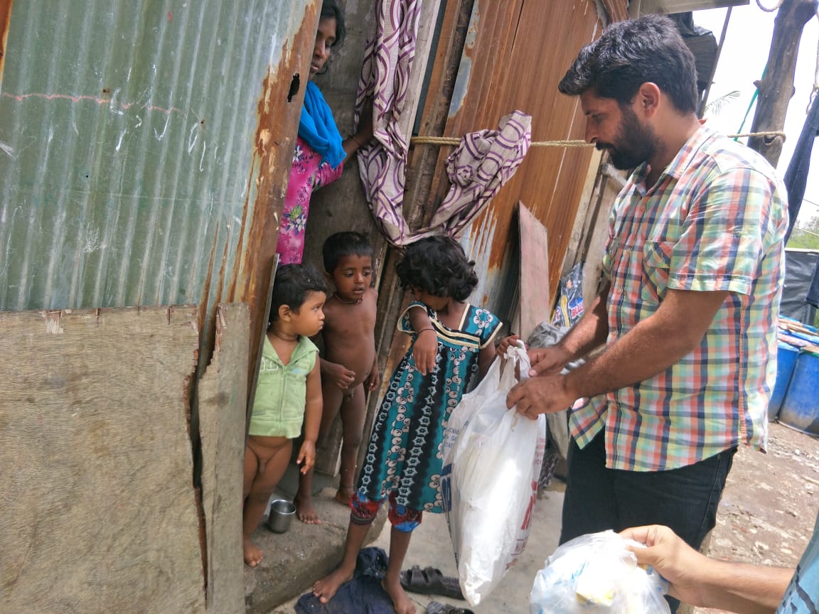 AfrozShah1's tweet photo. Week 138 . #BeatPlasticPollution .

Our empathy towards plastic is one of the major reasons for marine debris.

We train people living in human-ocean conflict zone - living on the edge.

The idea is stop the plastic from entering the ocean. Responsible citizenry - we work for. https://t.co/9N0ZjkSdJe