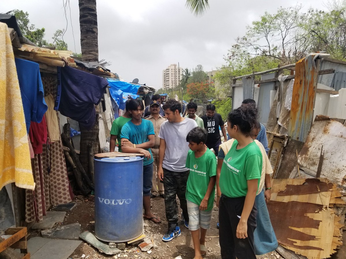 AfrozShah1's tweet photo. Week 138 . #BeatPlasticPollution .

Our empathy towards plastic is one of the major reasons for marine debris.

We train people living in human-ocean conflict zone - living on the edge.

The idea is stop the plastic from entering the ocean. Responsible citizenry - we work for. https://t.co/9N0ZjkSdJe