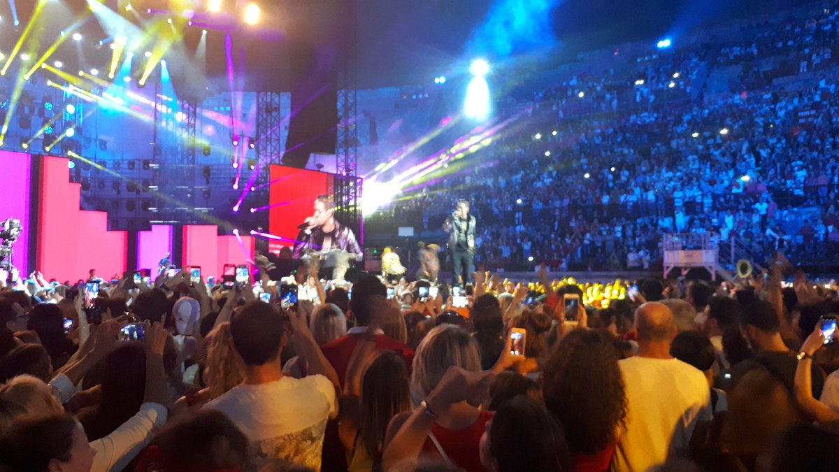 LeDZappeur's tweet photo. Découvrez les coulisses de La Chanson de l'Année #LCDLA #LCDLA2018 #LaChansonDeLannée #LeDZapEnLive https://t.co/iAZKE91twi